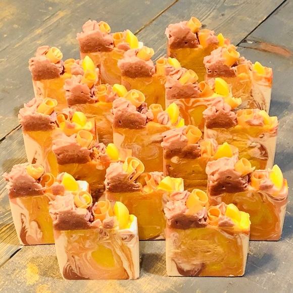 Raspberry Lemonade Goat Milk & Cream Lather - Picture 2 of 3